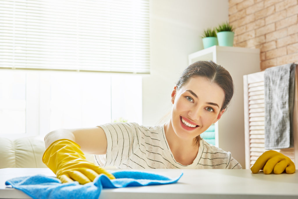 What is a professional house cleaning checklist